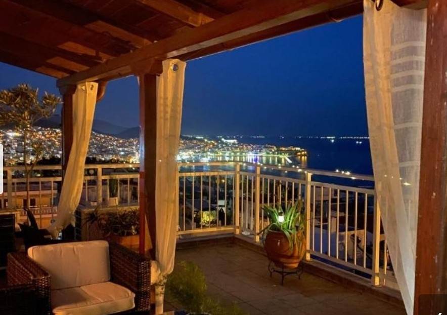 (Дава се под Наем) Къща  Малко студио || Kavala/Kavala - 29 кв.м., 1 Спални, 350€ 