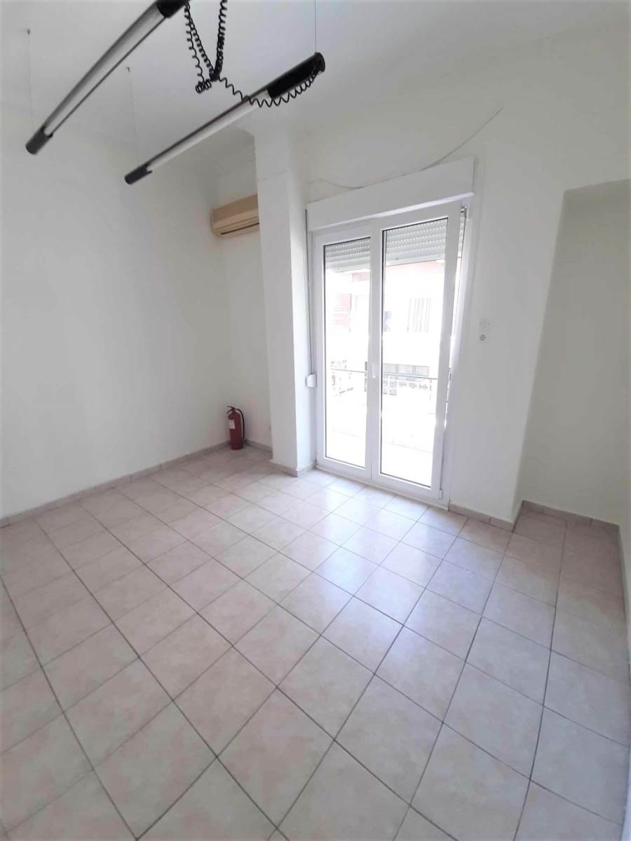 (Дава се под Наем) Търговски Обект Офис || Kavala/Kavala - 16 кв.м., 200€ 